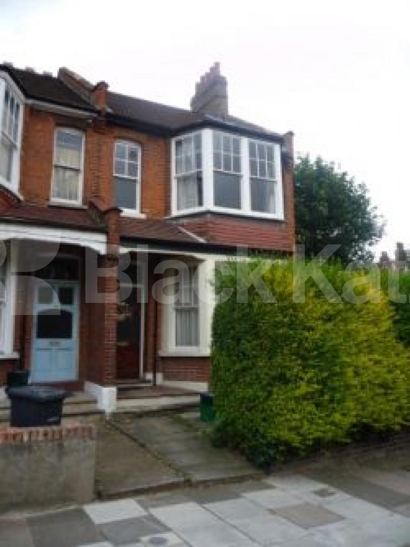			2 Bedroom, 1 bath, 1 reception Flat			 Landrock Road, CROUCH END N8